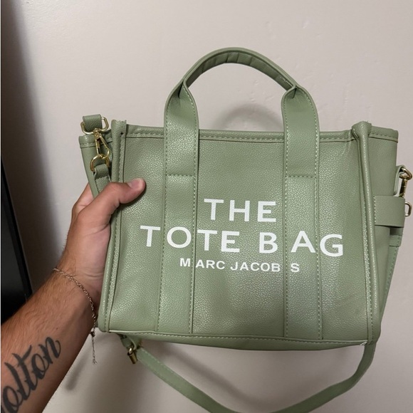 Marc Jacob tote - Picture 1 of 4